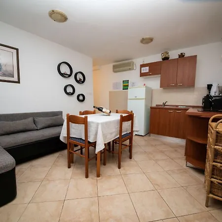 Ivona ニヴィーチェ